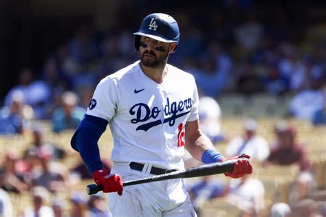 Dodgers are making mistake giving Joey Gallo postseason roster spot