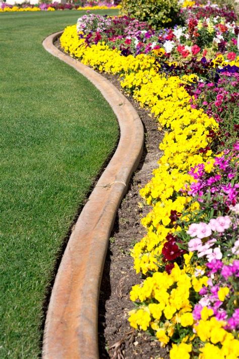 15 Best Garden Edging Ideas - Cheap and Easy Landscape Edging