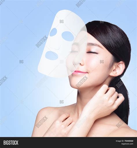 Woman Cloth Facial Image & Photo (Free Trial) | Bigstock