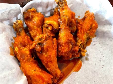 7 Best Places In Alabama To Get Wings On Game Day