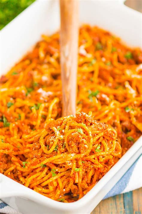 Easy Baked Spaghetti | FaveSouthernRecipes.com