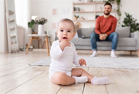 When Do Babies Sit Up On Their Own | Pampers