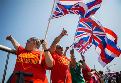 Protest shows solidarity for native Hawaiians vs. telescope | HeraldNet.com