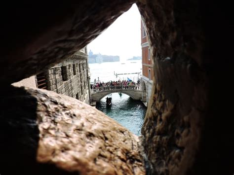 The Venice Bridge of Sighs: everything you need to know - Hellotickets