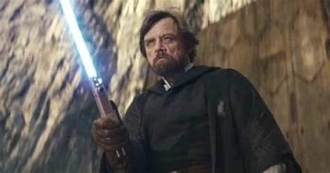 'Last Jedi' Plot Hole: Director Answers Big Lightsaber Question