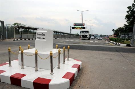 M'sia ends 24-hour border operations for heavy vehicles at Bukit Kayu ...