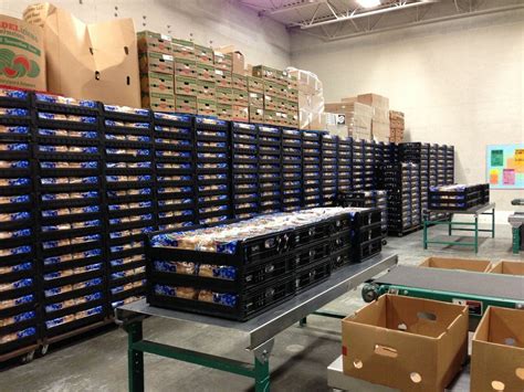 Food Bank of Eastern Michigan gets holiday gift of 3,600 loaves of ...