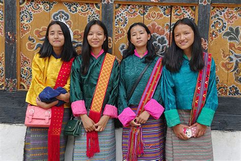 bhutan traditional dress online - Very Nice To Look At Forum Picture ...