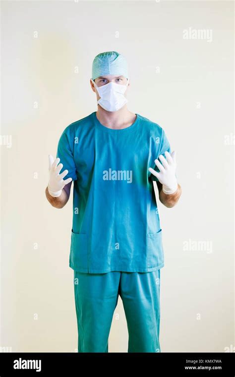 Doctor ready for surgery Stock Photo - Alamy