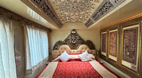 Discover Palace on Wheels Cabins