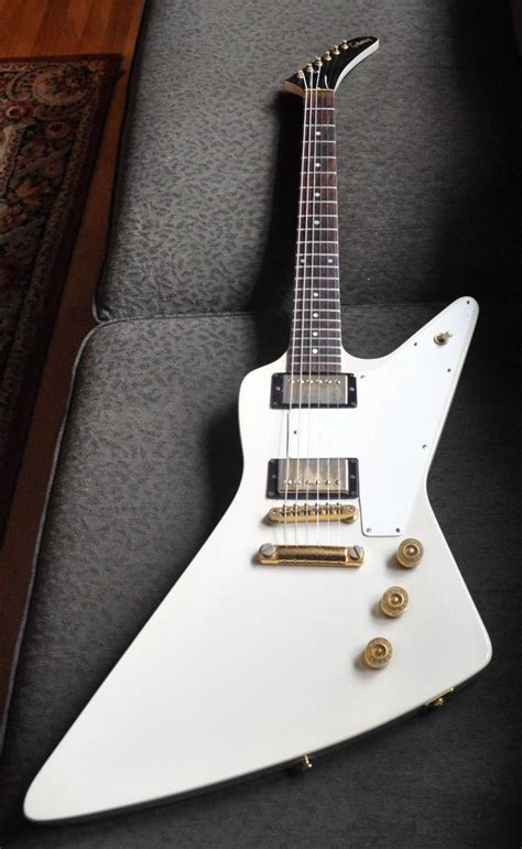 1978 Gibson Explorer - Alpine White | Gibson explorer, Cool electric ...