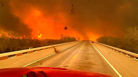 7 dramatic photos of Texas wildfires that scorched over 1 million acres