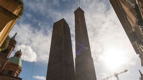 Bologna’s famous leaning tower on ‘high alert’ over collapse fears ...