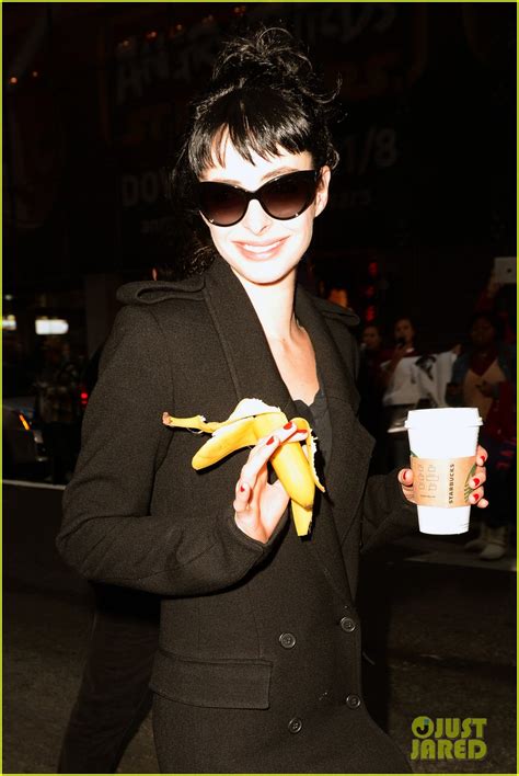 Krysten Ritter: 'Don't Trust the B---- in Apartment 23' Premiere ...