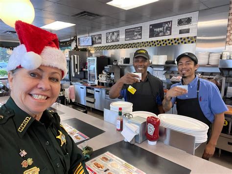 904SecretSanta spreads holiday cheer with $100 gift cards | Clay Today