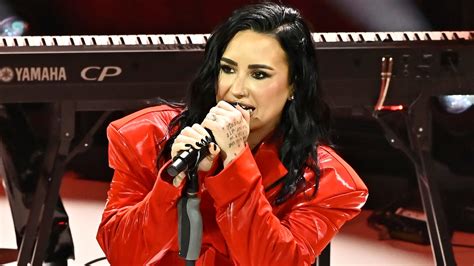 Demi Lovato Performed 'Heart Attack' at an American Heart Association ...