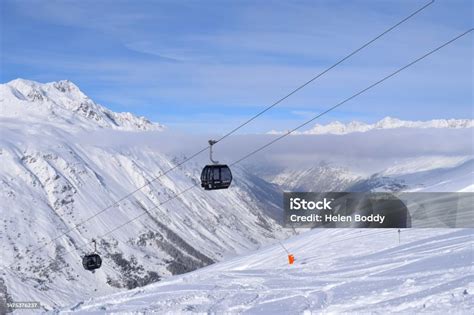 Obergurgl Gondola Ski Lifts Stock Photo - Download Image Now - Austria ...