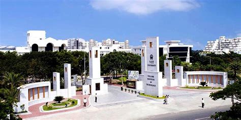 VIT Vellore - Admission, Cutoff, Fees & Placements 2024 | College Pravesh