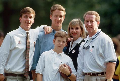 Cooper, Peyton, Eli, Olivia and Archie Manning... - SI Photo Blog