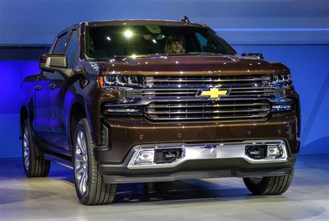 2019 Chevy Silverado cuts up to 450 lbs. with aluminum closures, higher ...