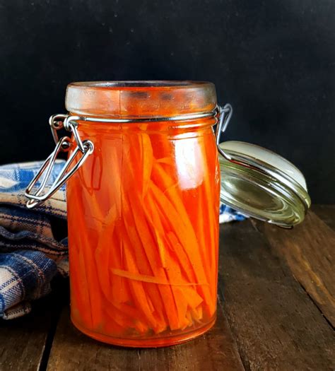 Quick Vietnamese Pickled Carrots - Frugal Hausfrau