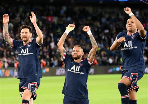 Kylian Mbappe won't rule out PSG stay amid constant Real Madrid ...