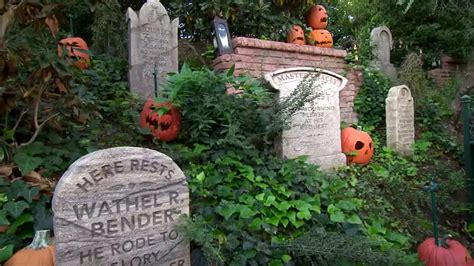 New Haunted Mansion Tombstones Have Appeared At Disneyland