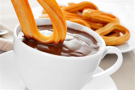 Churros con chocolate a la taza | La merienda ideal