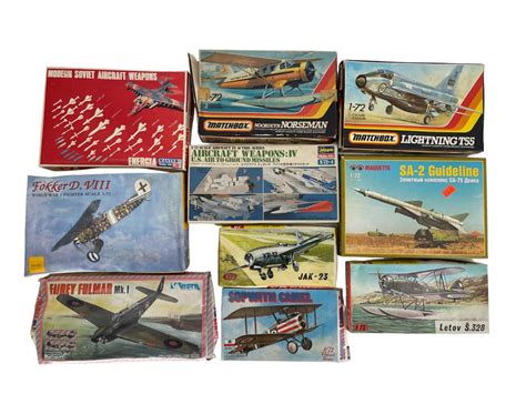 Lot Of 10 Vintage WW2 Plastic Model Plane aircrafts airplane kits old 1 ...