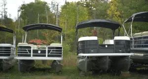 Tritoon vs Pontoon: The Differences & Which is Right for You - Pontooners