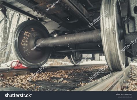 Radpaare eines Güterbahnwagens. Radwagen eines Zugfahrzeugs. Stockfoto ...