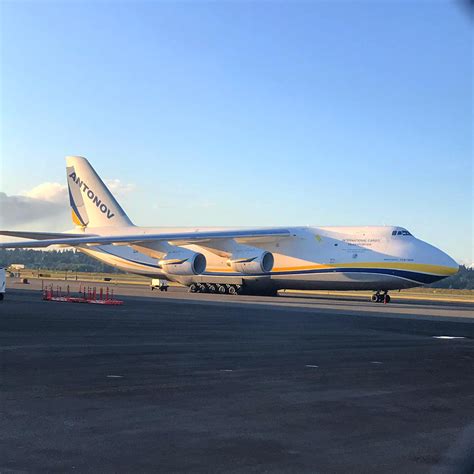 Antonov An-124 after landing at PDX : r/aviation