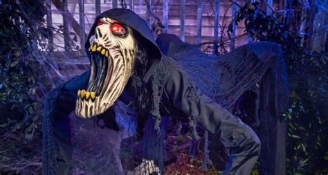 Spirit Halloween Unveils New Nightcrawler Animatronic | All Hallows Geek