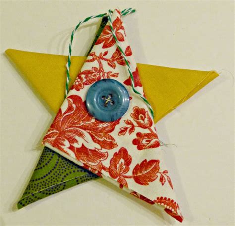 Tutorial: Folded Fabric Star Ornaments | Fabric christmas ornaments ...