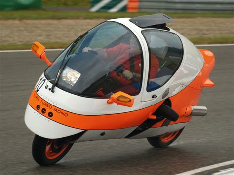 The MonoRacer 130E Fully Enclosed Motorcycle Aims to Redefine Personal ...