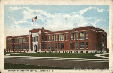 Simmons Elementary School Aberdeen, SD Postcard