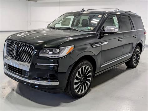 New 2023 Lincoln Navigator Black Label in Manhattan Green Metallic ...