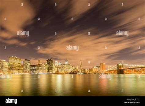 Night view of Manhattan and Brooklyn bridge Stock Photo - Alamy