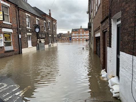 York river Ouse floods and water levels are set to continue to rise ...