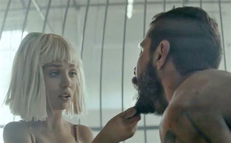 Sia apologizes for sexual overtones of 'Elastic Hearts' video