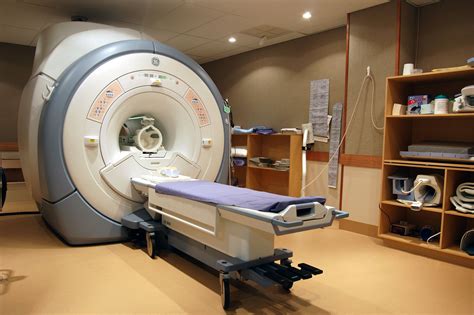 magnetic resonance imaging (mri) - Pippa Fraser