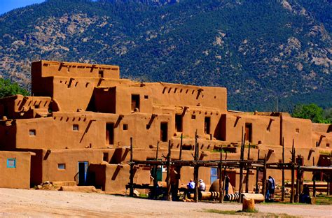 Architecture Du Jour: The New Mexico Adobe House | Uncouth Reflections