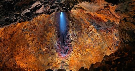 Thrihnukagigur Volcano Helicopter Tour | Guide to Iceland