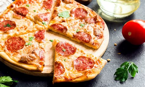 15 Most Popular Pizza Toppings In the USA