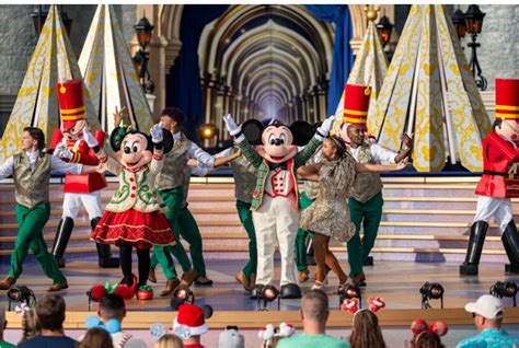 Sneak Peek at the Musical Performances Featured in Disney's Christmas ...