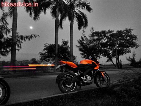 User Review Pulsar 200NS: Top Speed,Pics,Mileage,pros & cons