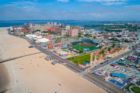 Coney Island Beach dans le top 3 des plages de New York City