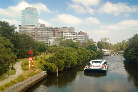 Parramatta River Ferry | A Sydney Ferry cruises along the Pa… | Flickr