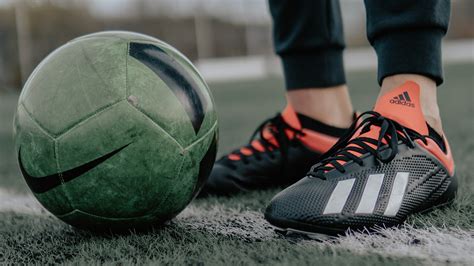 Can You Wear Blades on Artificial Turf? | SIS Pitches