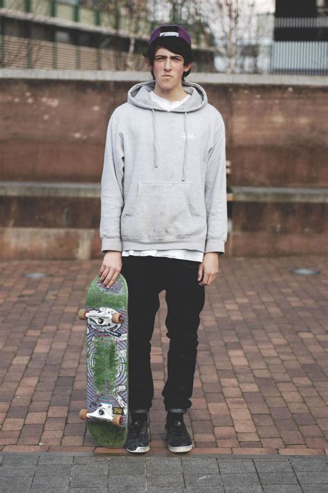 Pin by Courtney Meneely on The way he dresses | Skateboard fashion ...